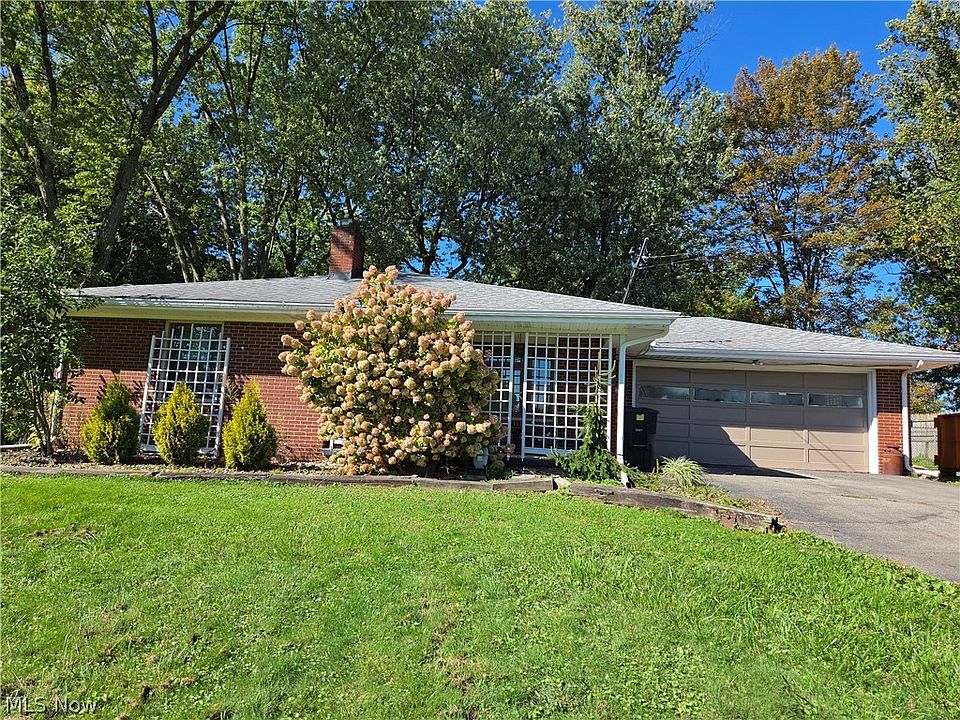 2nd image of 1367 North Rd NE