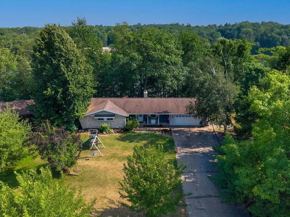 313 W Highland Dr, Oconto Falls, WI 54154