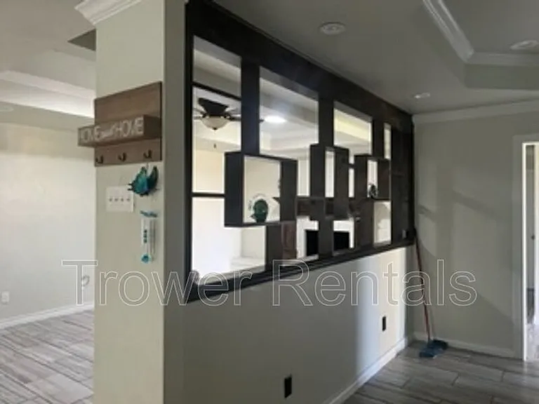 4011 E Everglade Ave — Photo 5