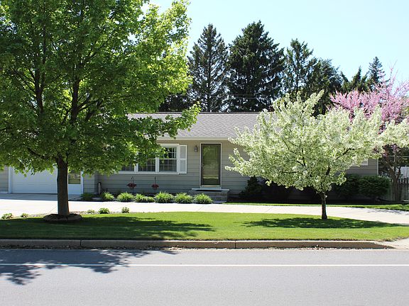 2nd image of 14705 Lakeshore Dr
