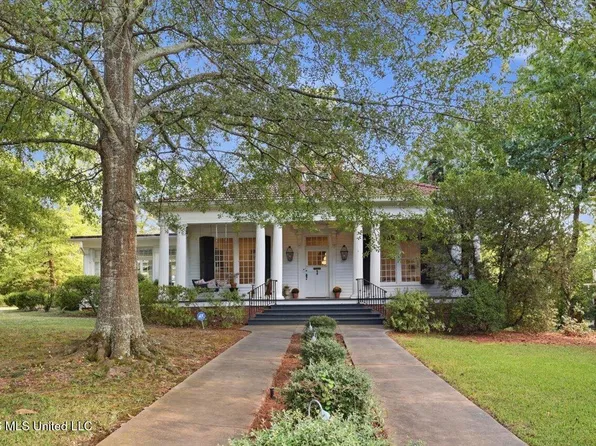 1025 Pinehurst St, Jackson, MS 39202