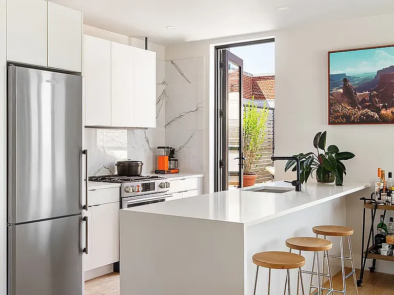 707 Willoughby Ave #6B — Photo 4
