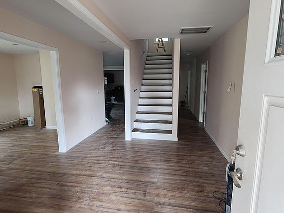 2nd image of 624 Armfield St