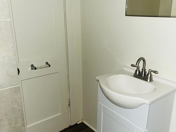 2nd image of 214 W Marion St APT 2
