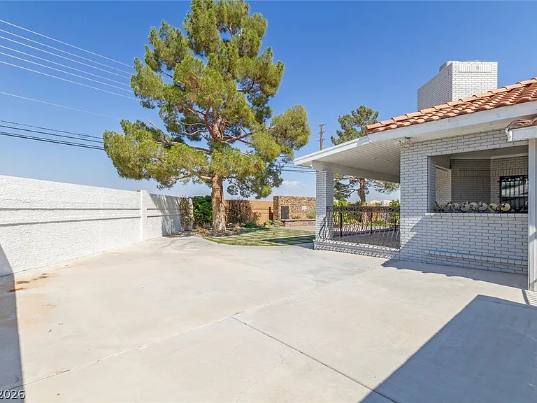 60 E Levi Ave — Photo 61
