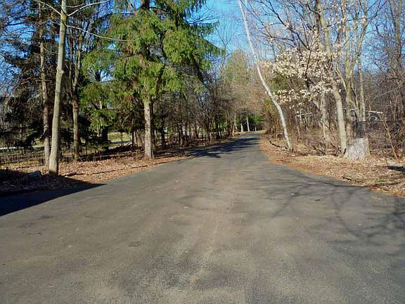 5th image of W358N5034 Lakeshore Dr