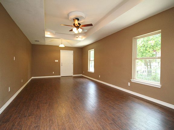 5th image of 515 W Harlan Ave