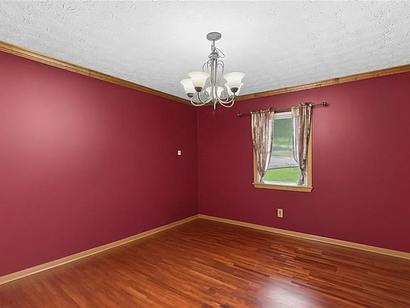 4th image of 11O Hearthstone Dr