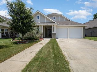 118 Spring Creek Ln, Terrell, TX 75160