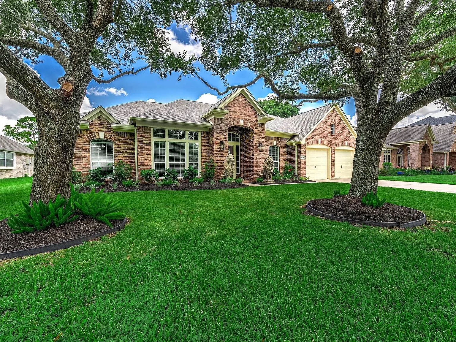 3 bed, 2.0 bath, 2655 sqft, $2,900 — Photo 3