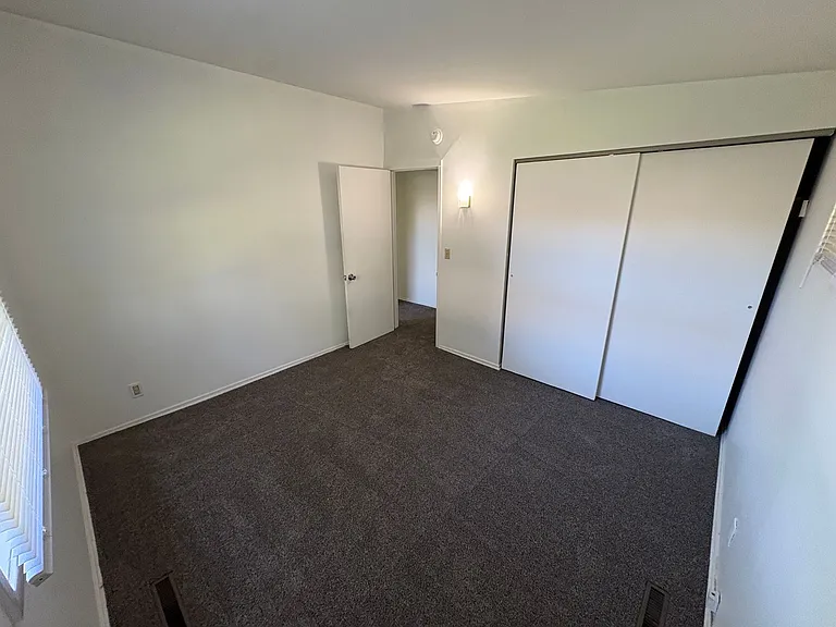 632 Eastborough Ln — Photo 13
