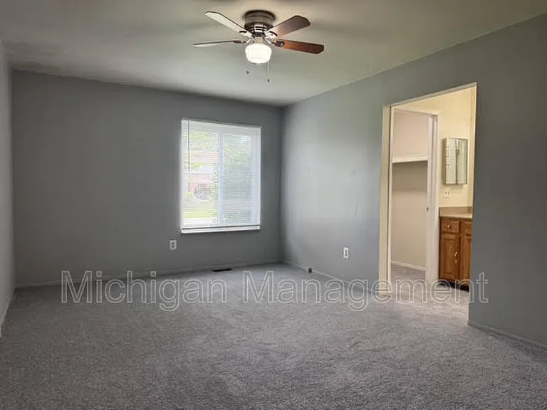 45299 Indian Creek Dr — Photo 12