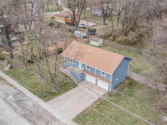 3rd image of 400 NE 114th St