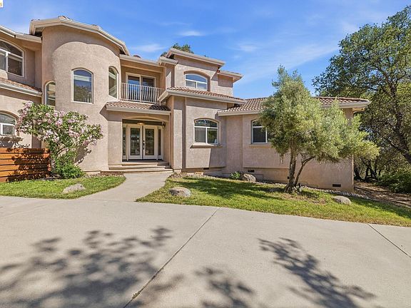 3rd image of 14542 Lake Vista Dr