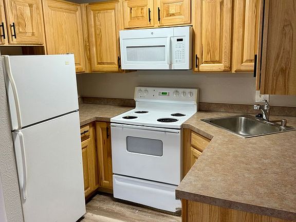 5th image of 425 E Fountain Pl APT 101