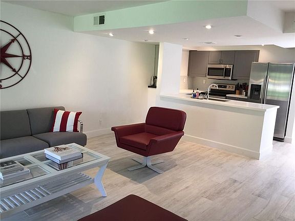 2nd image of 832 NE 20th Drive #832