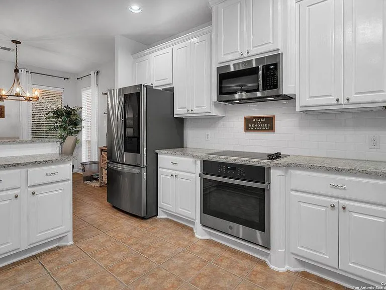 26022 Cuyahoga Cir — Photo 11