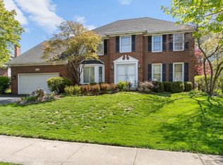 1211 Hunter Cir, Naperville, IL 60540
