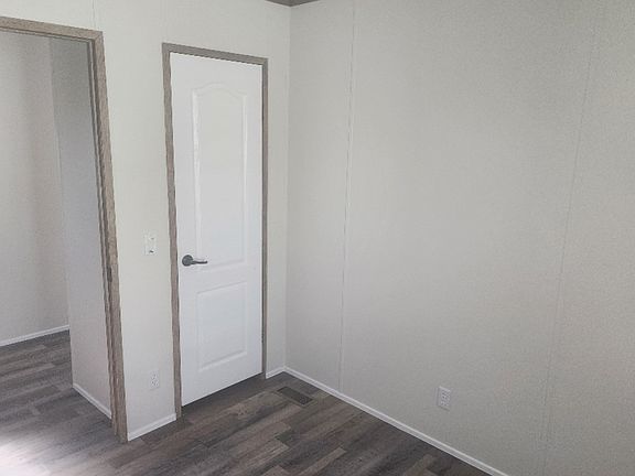 5th image of 8012 Hidden View Cir
