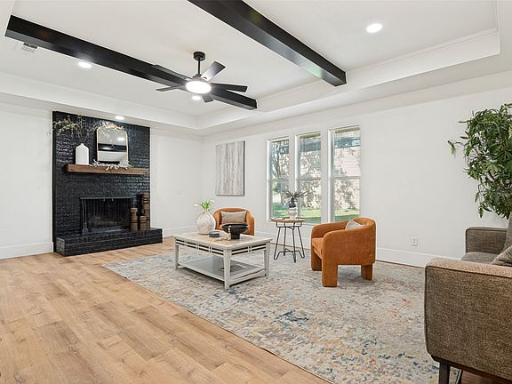 4th image of 2201 Parkhaven Dr