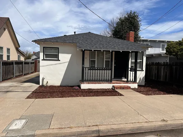 1251 8th St, Monterey, CA 93940