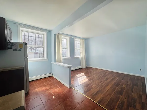 64 Franklin Street image 2 of 16