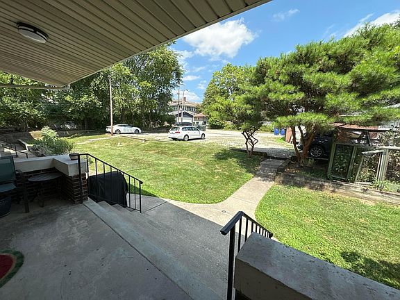 2nd image of 2880-2882 N High St