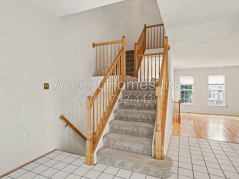 21217 Millwood Sq — Photo 7