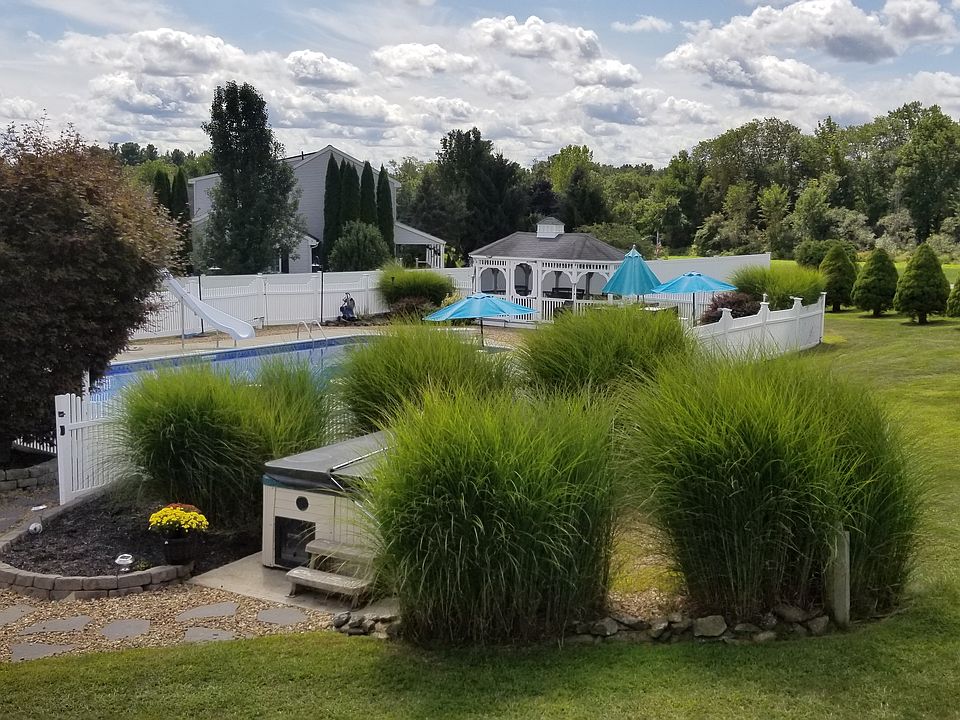 2nd image of 181 Hill Rd