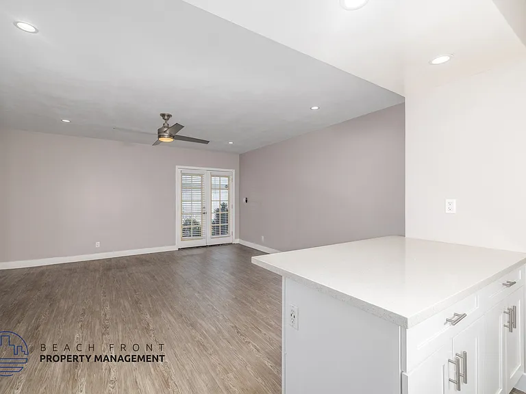11819 Eucalyptus Ave. — Photo 18