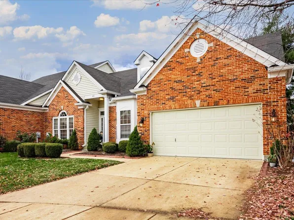 201 Whitebrook Ct, Chesterfield, MO 63017
