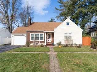 9 Corlaer Ave, Schenectady, NY 12304