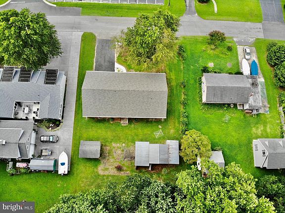 4th image of 135 Tulip Dr