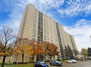 5 Parkway Forest Dr #817, Toronto, ON M2J1L2