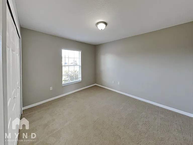 3189 Thoroughbred Loop N — Photo 17