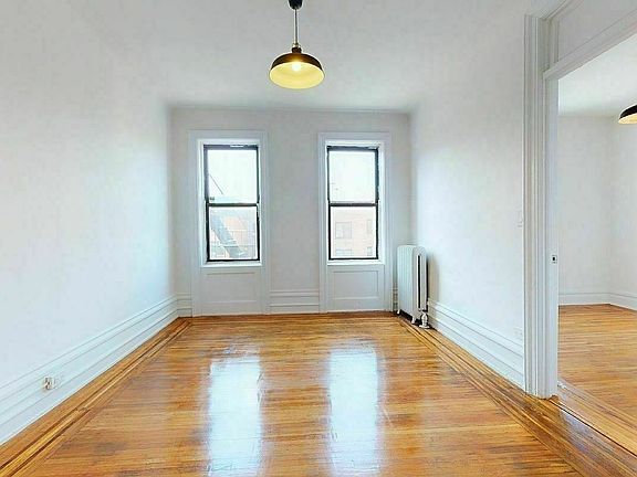 3rd image of 256 Seaman Ave #D