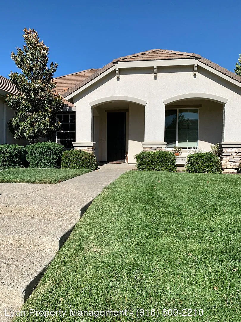 9863 Derby Way photo 1