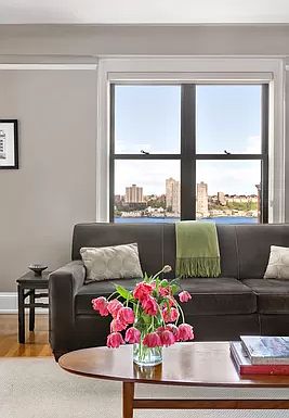 3rd image of 304 W 75th St APT 16A