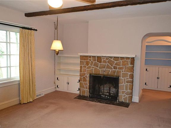 2nd image of 2035 Glenwood Dr