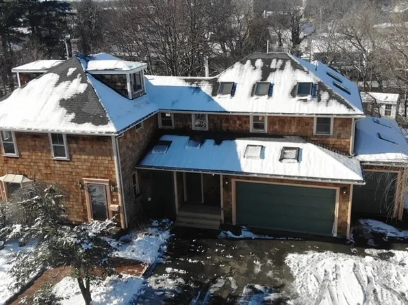 49 Vine St, Saugus, MA 01906