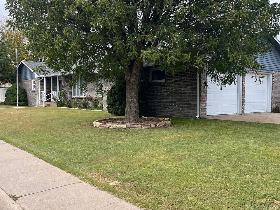 1st image of 608 E San Jacinto Ave
