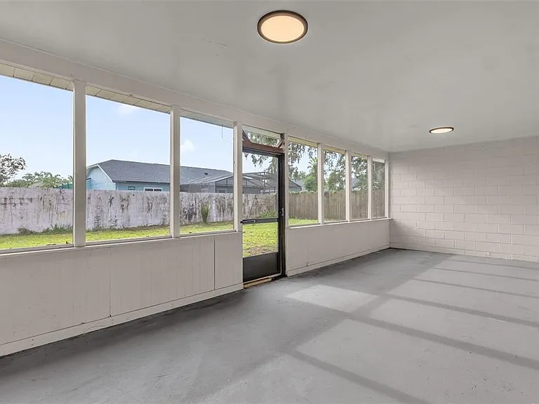 2433 Benjamin Dr — Photo 24