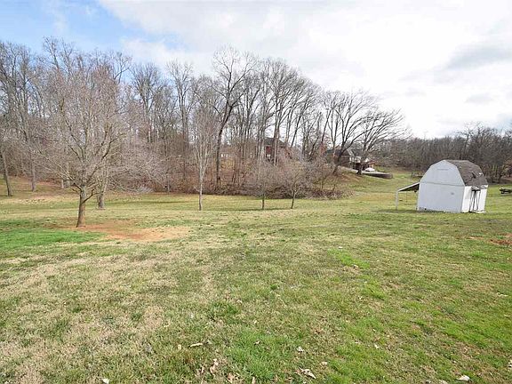 4th image of 321 Flemings Dr