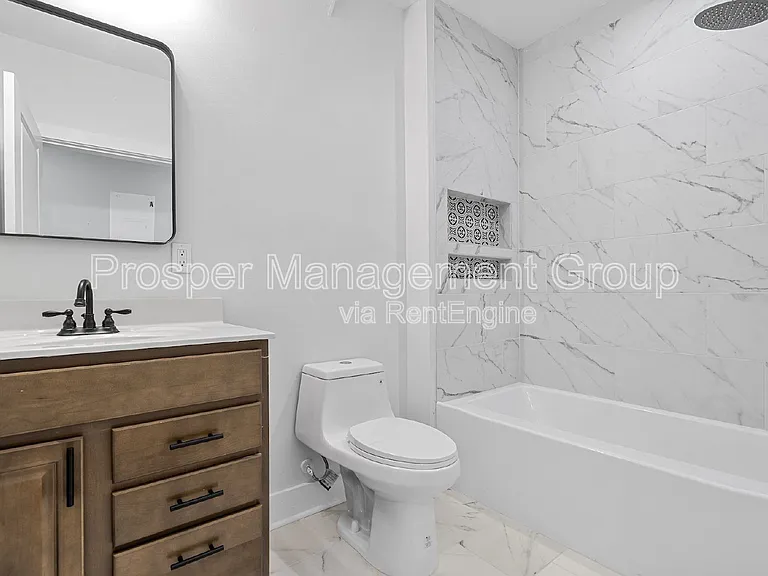 22 Nunan St #A — Photo 12