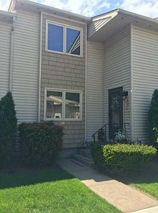 500 E Greenwich Ave APT 103, West Warwick, RI, 02893