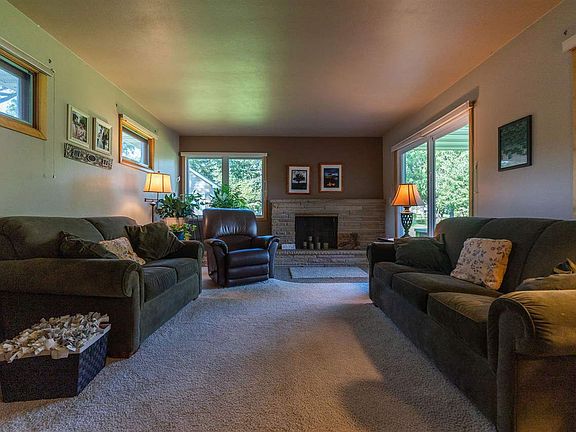 2nd image of 3815 Clearview Dr