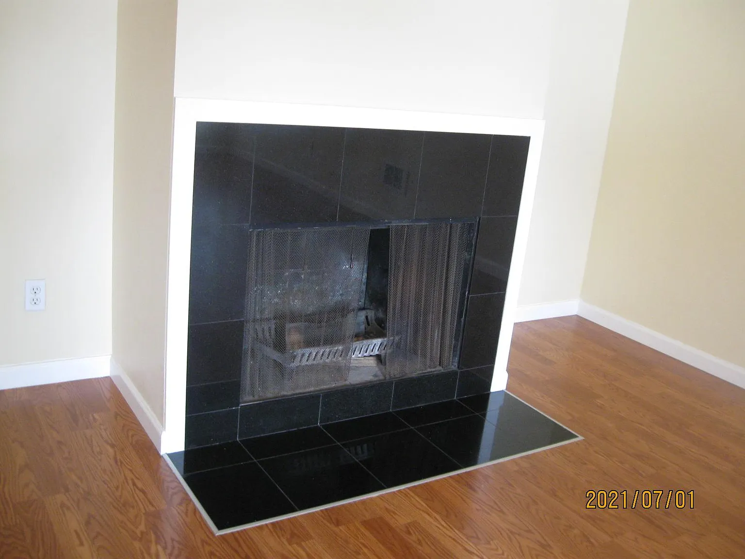 2 bed, 1060 sqft, $2,750 — Photo 4