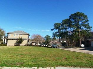 1037 Robert E Lee Blvd, New Orleans, LA 70124