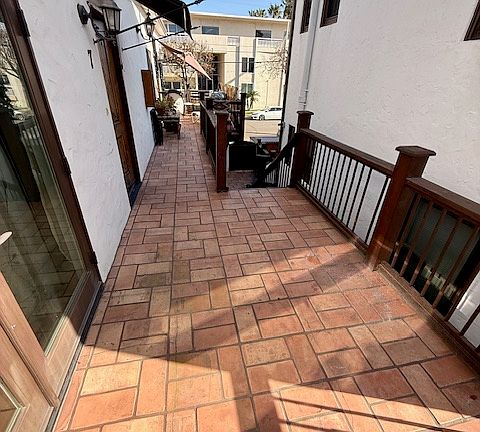 5th image of 5 Loma Ave #7