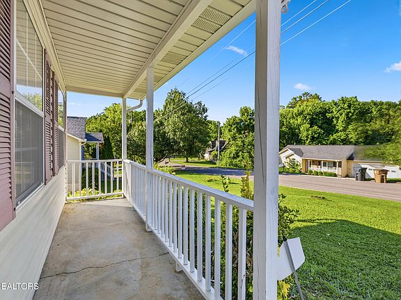 4th image of 5950 Warrenpark Ln